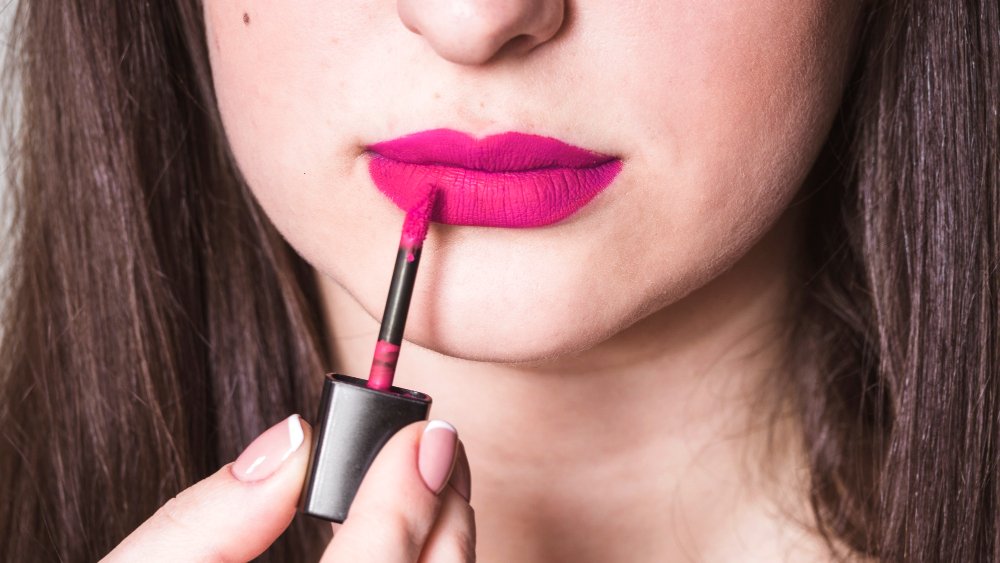 How to Apply Liquid Lipstick